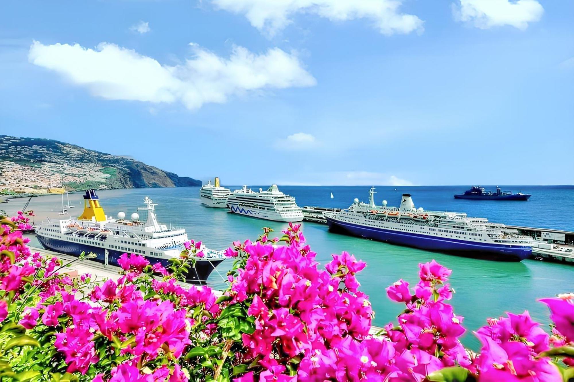 Charming In With Balcony And View Funchal (Madeira)