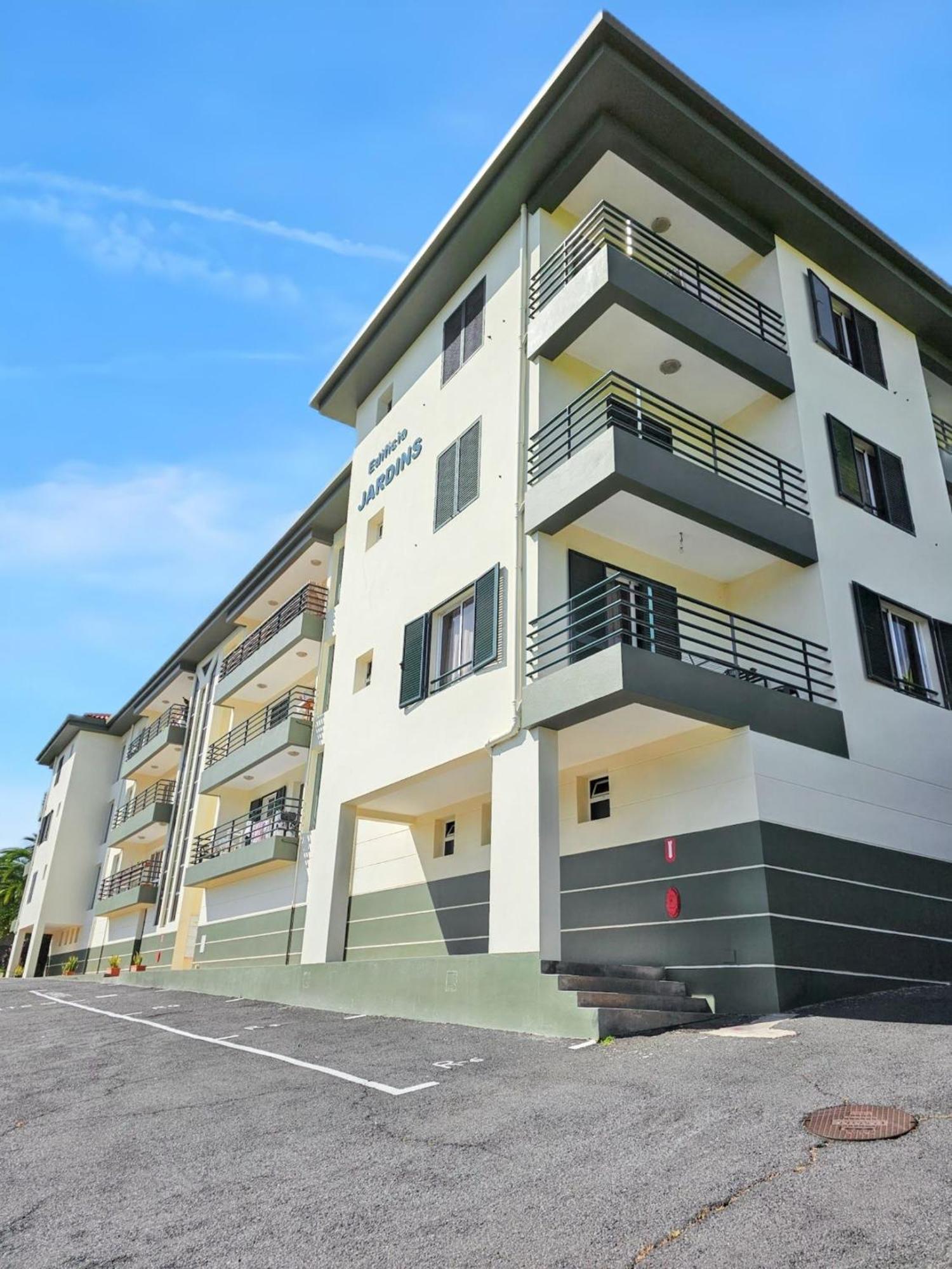 Charming In With Balcony And View * Funchal (Madeira)