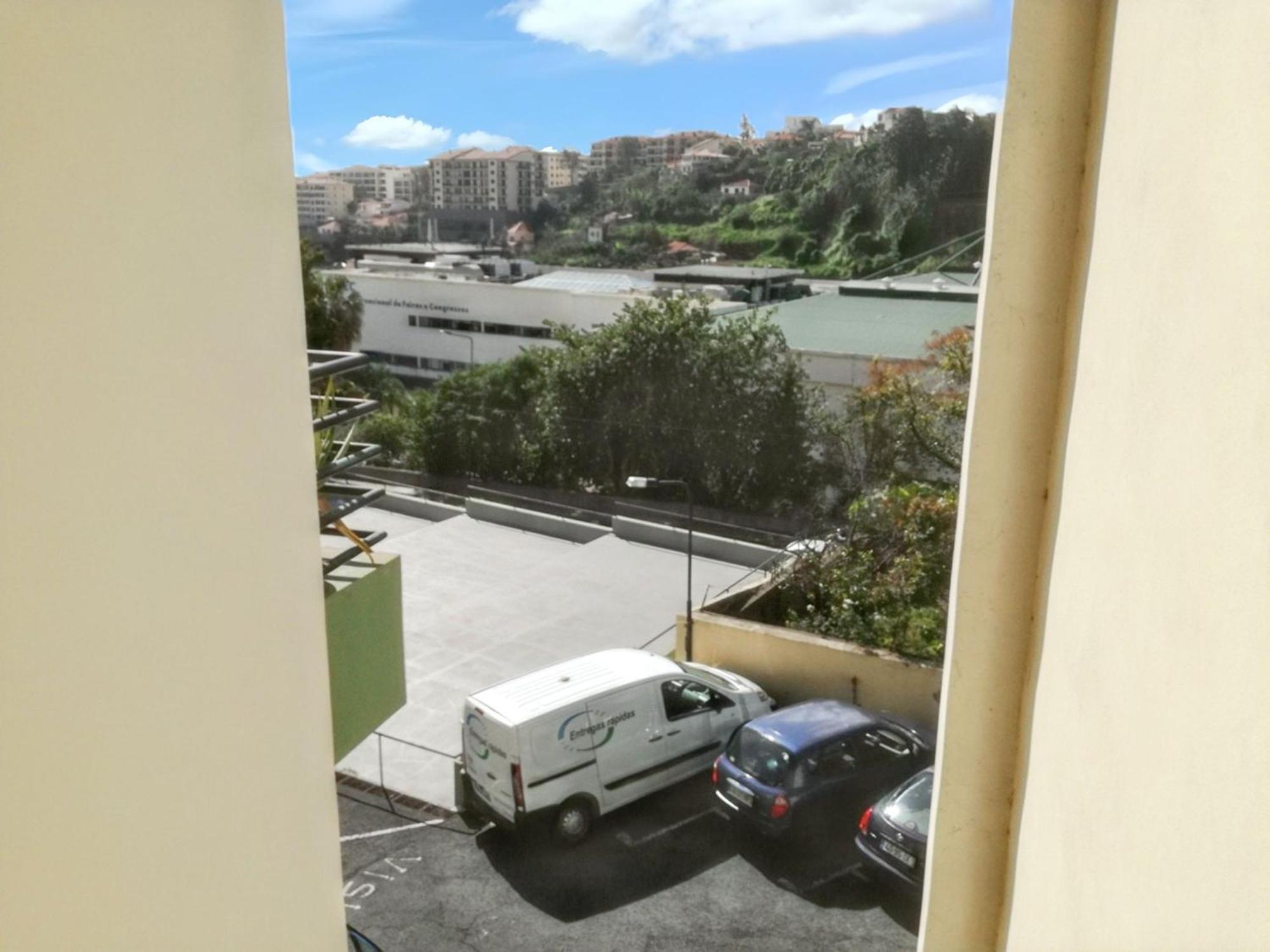 Charming In With Balcony And View Apartment *