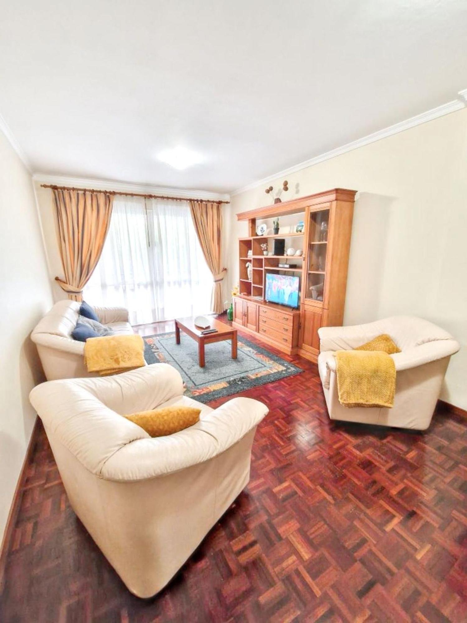 Charming In With Balcony And View Apartment *